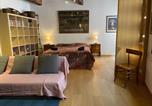 Location vacances Chiusdino - Apartment In The Medieval Village-1