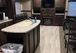 Camping États-Unis - Modern Camper In Gatlinburg with Fire Pit-4