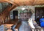 Location vacances  Loire - Maison rustique à Saint-Hilaire 280m² avec cheminée 14 personnes-4