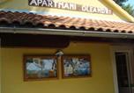 Location vacances  Plaine de Stari Grad - Villas Oleandri-4