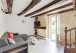 Location vacances Montignac - Maison moderne, en pierre avec terrasse pour 6-3