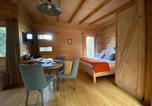 Hôtel Marseillette - Les Cabanes Dans Les Bois Logis Hôtel-3