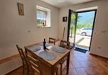 Location vacances Bovec - Peaceful Countryside Holiday Home with Terrace - One Bedroom Holiday Home with Terrace-1