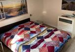 Location vacances  Hainaut Province - Spacious apartment in Charleroi 100 m² with parking 5 ppl-1