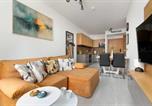 Location vacances Koszalin - Klimatyzowane Apartamenty Art Lake w Mielnie z Parkingiem i Basenem by Noclegi Renters-1
