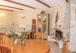 Location vacances Pernes-les-Fontaines - Beautiful Home In Saint Didier-3