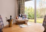 Location vacances Fort Augustus - Courtyard Cottage 3, Riverside Cottage-1