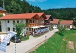 Location vacances  Gare de Straubing - Berggasthof-Pension Seminar- und Tagungshaus Menauer-2