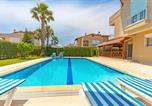 Location vacances  Perge - Paradise Town Villa Alison-2