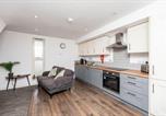 Location vacances Leeds - 2 Bedroom City Centre House with Ensuite Next to Music Arena-2