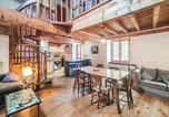 Location vacances Aston - 2 Bedroom Awesome Home In Les Cabannes-2