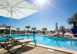 Camping avec Piscine Saint-Martin-de-Varreville - Camping MV Resort-1