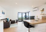 Location vacances Bournemouth - Rise and Shine - With a Balcony On the Seafront-2