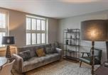 Location vacances Margate - Nelson Crescent East : Modern one bedroom basement apartment in central location-1