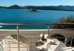 Location vacances Slivno - Cozy Apartment In Klek With House Sea View-1