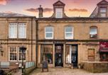 Location vacances  Gare de Burnley - Albert Road Apartments Room 1-4