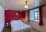 Location vacances Auvergne - Ferme rénovée, 3 chambres, cheminée - Fr-1-582-207-3