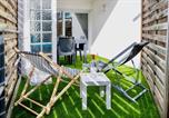 Location vacances Capbreton - Residence du Centre Joli studio rénové avec coin nuit terrasse et parking privé-1