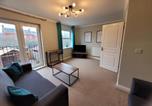 Location vacances  Gare de Swindon - Hebden - Spacious Home - Garden - Free Parking-1
