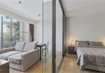 Location vacances Khlong Tan Nuea - S39- 1 Bedroom Downtown Apt with Balcony and Pool-2