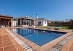 Location vacances Viladamat - Casa Alba-2
