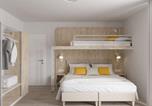 Hôtel Malente - Fairschlafen Boutique Hostel Dreibett Kapitänszimmer 0-10, Sauna, Fitness-1