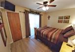 Location vacances Taos - Valley Condo 111 - Dancing Bear Retreat - Creekside - Wifi - Hot Tub - Fireplace - Washer - Dryer - Playground-4