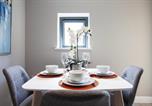 Location vacances Oxford - Stylish 1-Bedroom Apartment with Balcony & Free Parking in City Centre-1
