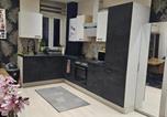 Location vacances Liège - Bright apartment with 2 bedrooms in Herstal-4