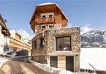 Location vacances Vaujany - Hôtel Madame Vacances Les Cimes-1