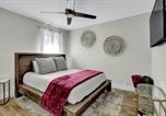 Location vacances Fredericksburg - Chateau De Callis - Hot Tub & 1 Block to Main St-3