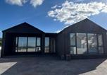 Hôtel Dungarvan - Rockview House & Villas Sleeps 30, 4 properties - 16 bed & outdoor sauna-2