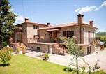 Location vacances Pieve Santo Stefano - Charming apartment in Caprese Michelangelo, shared pool.-1
