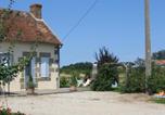 Location vacances Ygrande - Fermette rénovée avec jardin clos, animaux acceptés, Wifi et parking - Fr-1-489-87-4