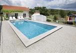 Location vacances Dugopolje - House Kuca Carevina-1