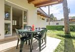 Location vacances Lignano Sabbiadoro - Charming semi-detached villa in Lignano-1