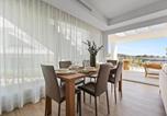Location vacances Casares - Spacious Apartment for 4 with Solarium-4