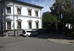 Location vacances  Musee du Village Bucarest - Heart of Bucharest Villa-2