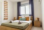 Location vacances Larnaca - Coastal 2br Apt in Mackenzie Steps from Beach-2