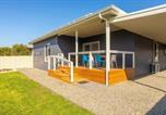 Location vacances Goolwa - Bryant Blue 10 Bryant Crescent Goolwa Beach-No Linen Included-1