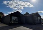 Hôtel Dungarvan - Rockview House & Villas Sleeps 30, 4 properties - 16 bed & outdoor sauna-3