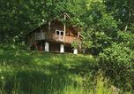 Camping avec Piscine Salles - Camping des Bastides-1
