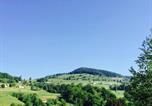 Location vacances Le Ménil - Gîte montagnard confortable avec terrasse et Wifi - Fr-1-589-751-3