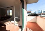 Location vacances  Province de Forlì-Césène - Cn034 - Cesenatico, ampio trilocale con balcone a 100mt dal mare-2