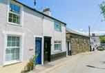 Location vacances  Gare de Bangor - 10 Beach Road-3