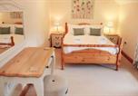 Location vacances Blaenhonddan - Charming 3-Bed Cottage in Rural Wales-2