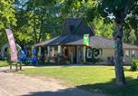 Camping avec Ambiance club Sainte-Catherine-de-Fierbois - Camping Les Chambons-1