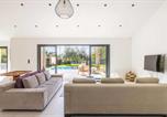 Location vacances Mougins - Modern Villa with Heated Pool and Garden-1