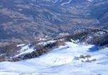 Location vacances  Alpes-de-Haute-Provence - Maison chaleureuse près des pistes de Barcelonnette - Cheminée-1
