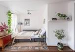 Location vacances Průhonice - Charming Prague Apartment in Vrsovice with Roof Terrace-3